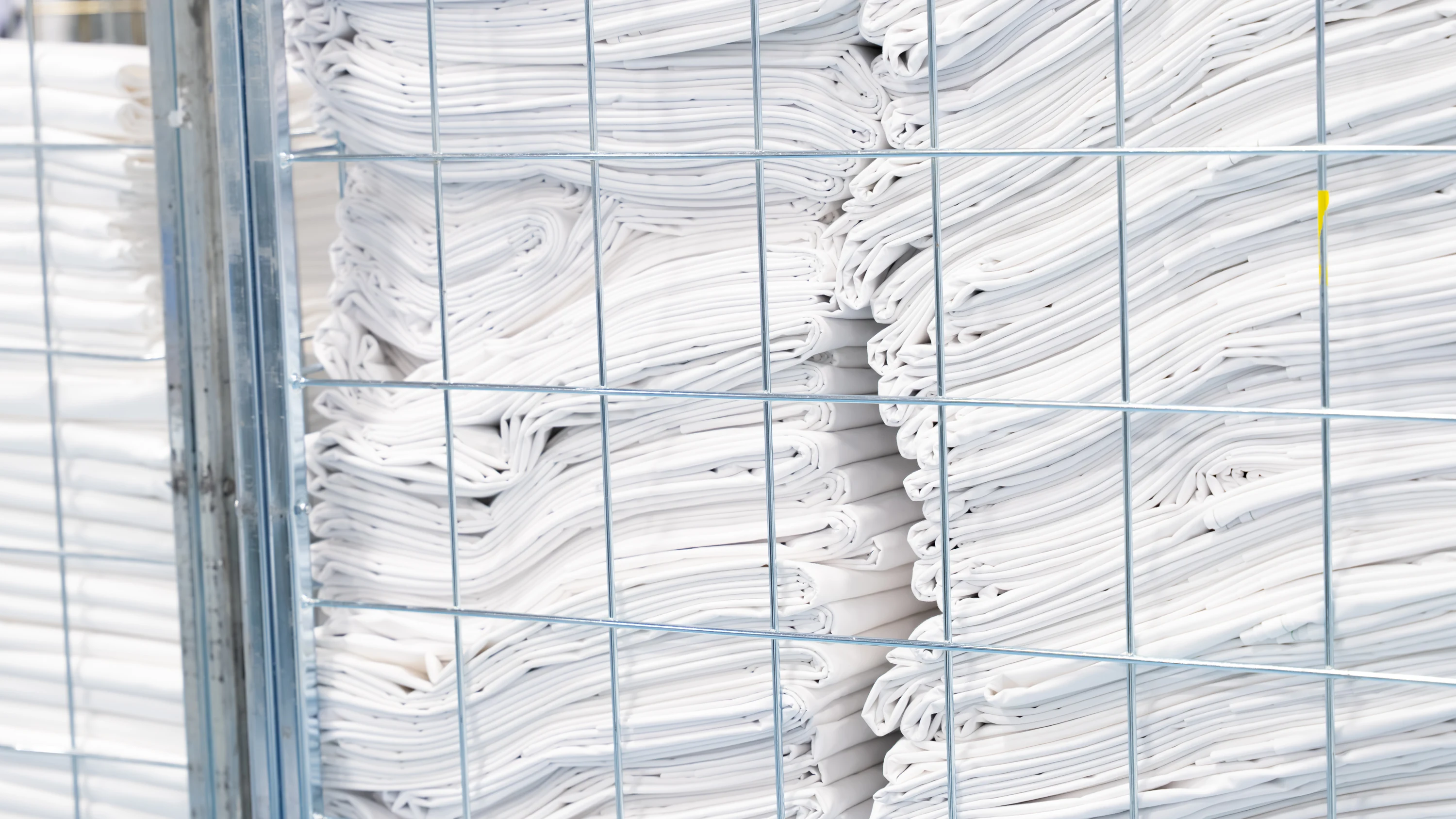 Rented textiles or your own: which option makes sense