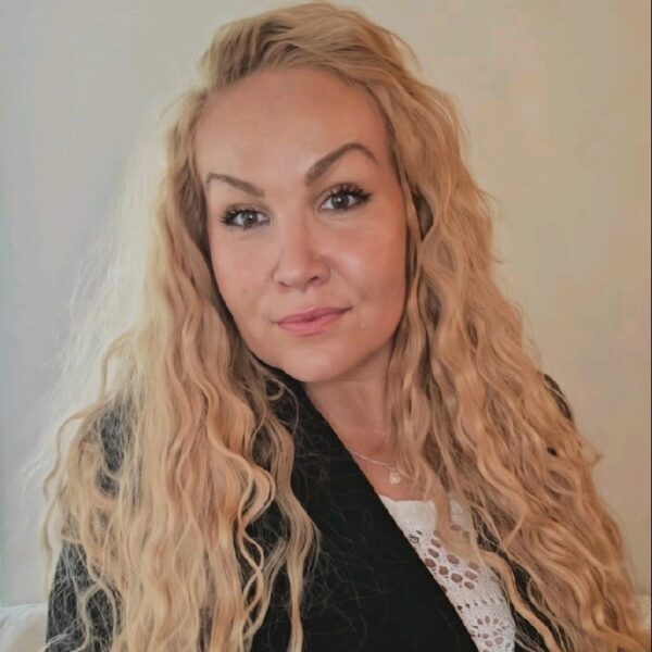 Elisa Tommasi, Pesy Oy