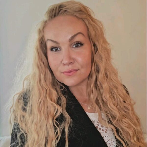 Elisa Tommasi, Pesy Oy